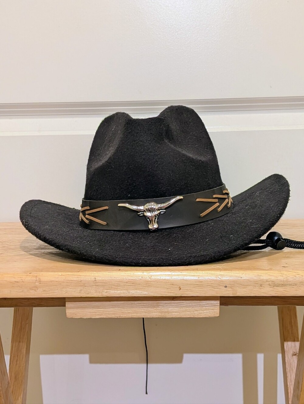 EUC Size 57 Black Felt Cowboy Hat with Faux Leather Band and Bull's Head